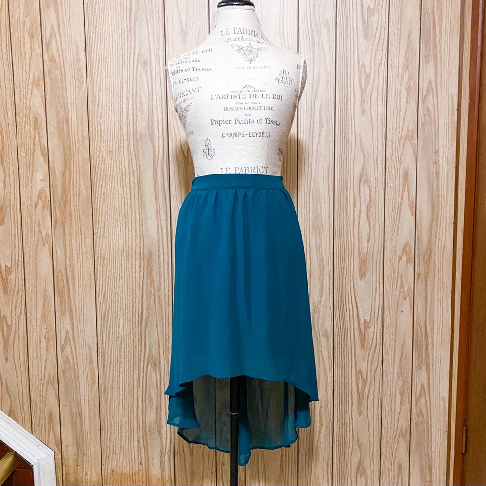 🎀Forever 21 Skirt High-Low